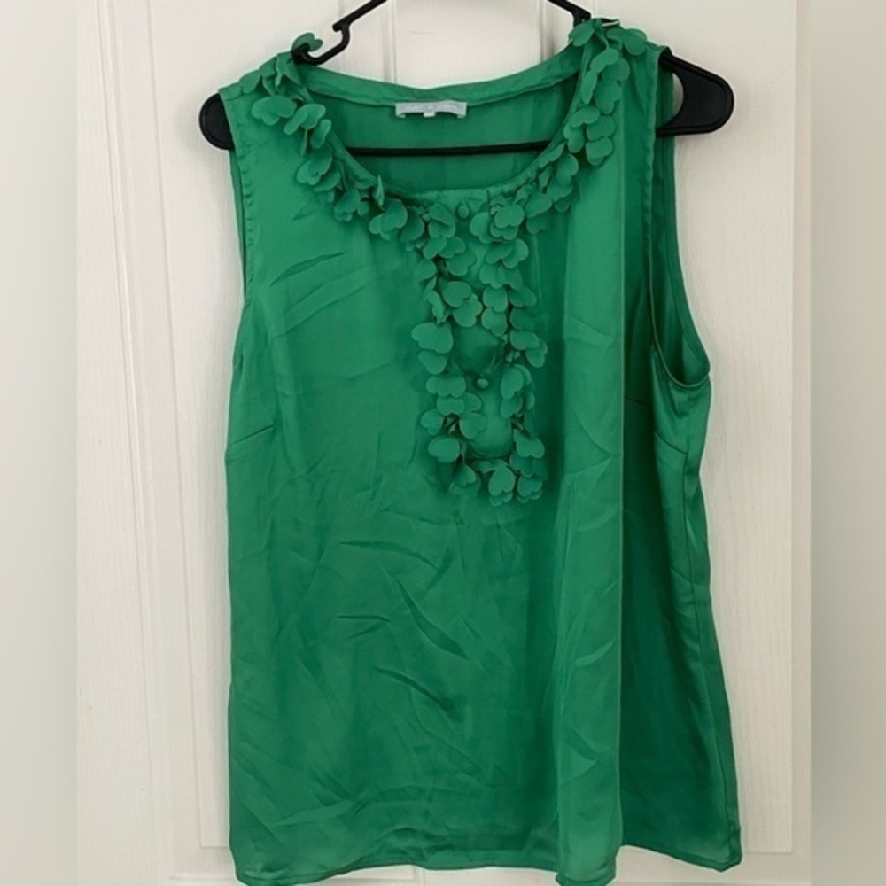Violet and Claire chic, ruffled sleeveless green top, size large